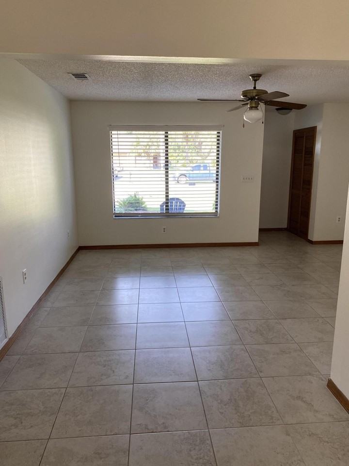 4165 Fishermans Pl - Photo 3 of 10