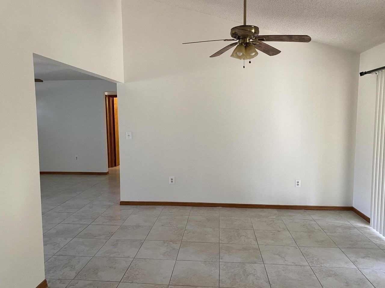 4165 Fishermans Pl - Photo 4 of 10