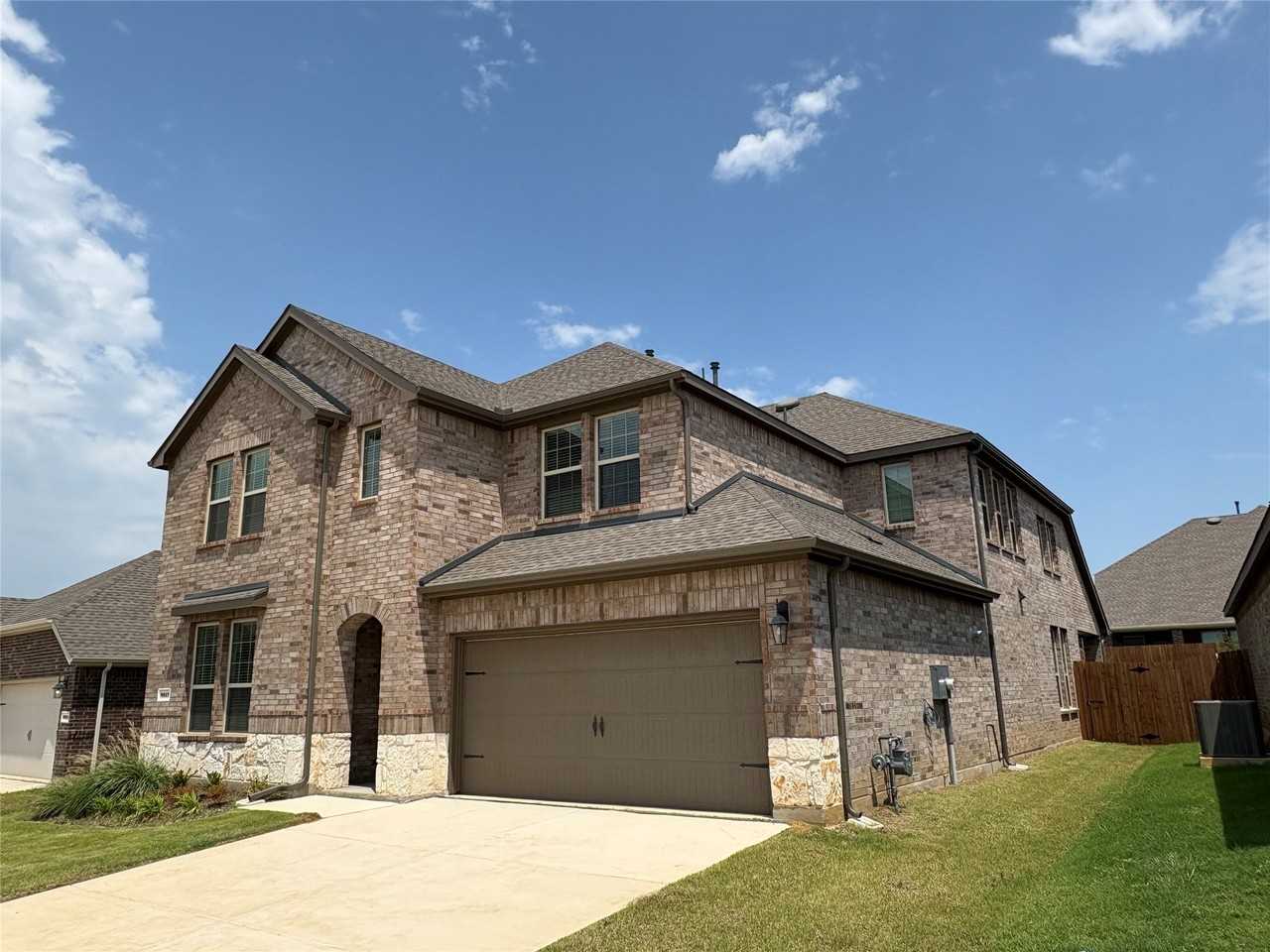 9817 Cherrywood Way - Photo 2 of 12