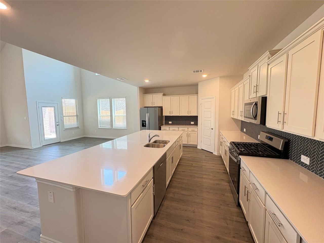 9817 Cherrywood Way - Photo 4 of 12
