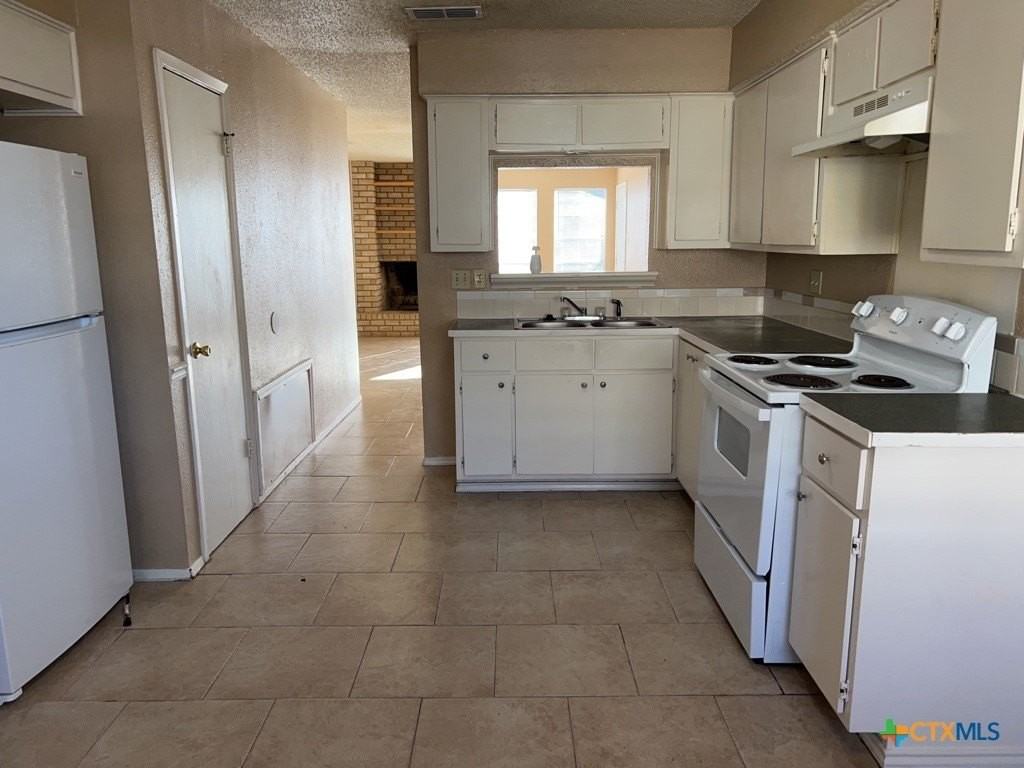 2405 Shoemaker Dr Unit A - Photo 5 of 10