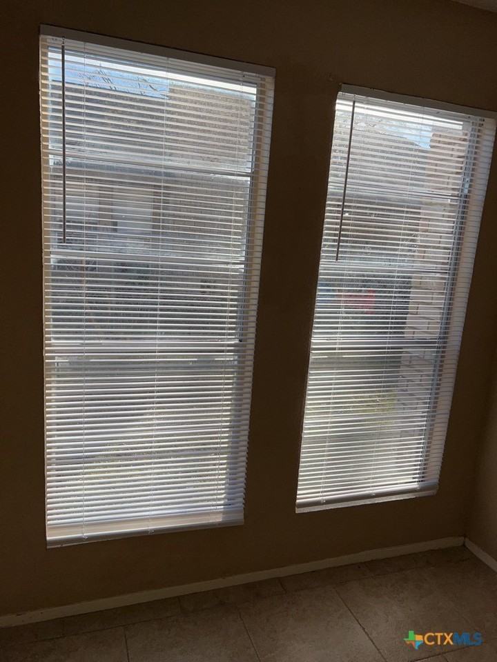 2405 Shoemaker Dr Unit A - Photo 7 of 10