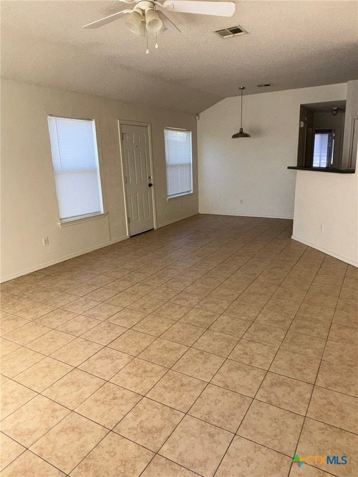 2205 Garrett Dr - Photo 2 of 12