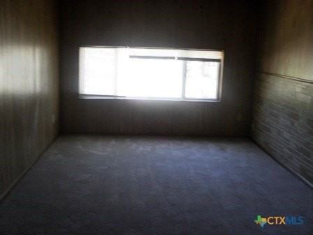 910 San Antonio St - Photo 5 of 17