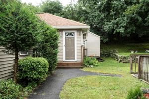 featured image of 2840 Hartford Ave Unit B