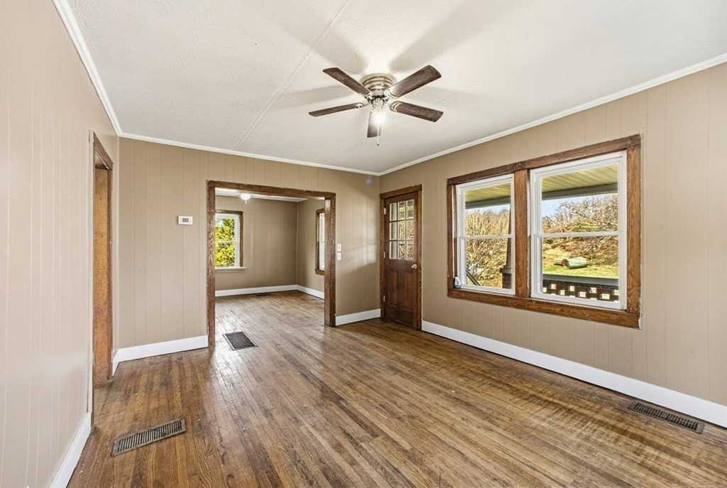 11494 New Garden Rd - Photo 6 of 37