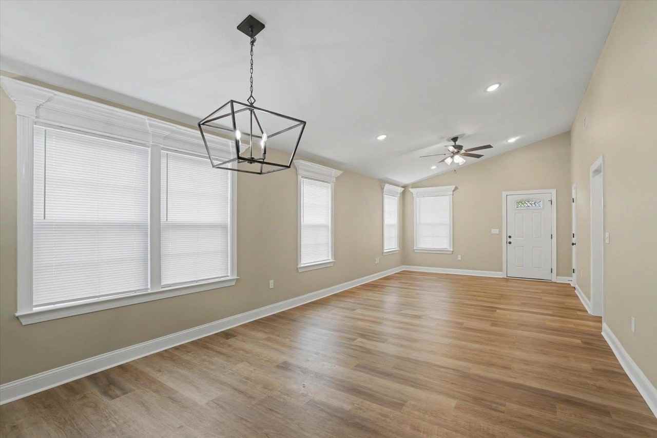 28 Sudai St - Photo 3 of 27