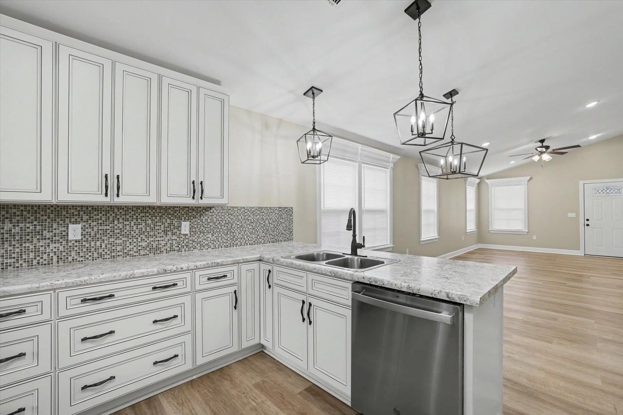 28 Sudai St - Photo 2 of 27