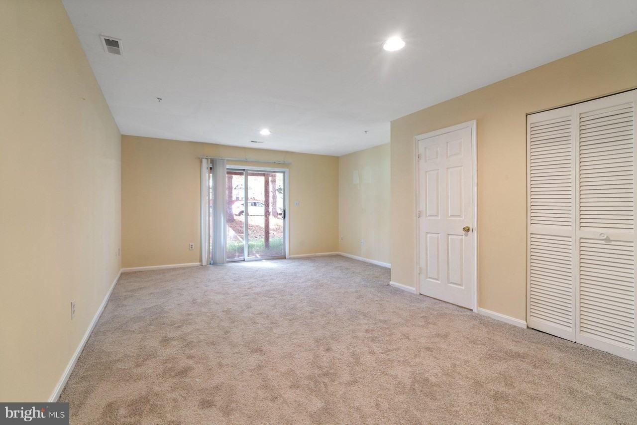 11 Bank Spring Ct - Photo 6 of 35