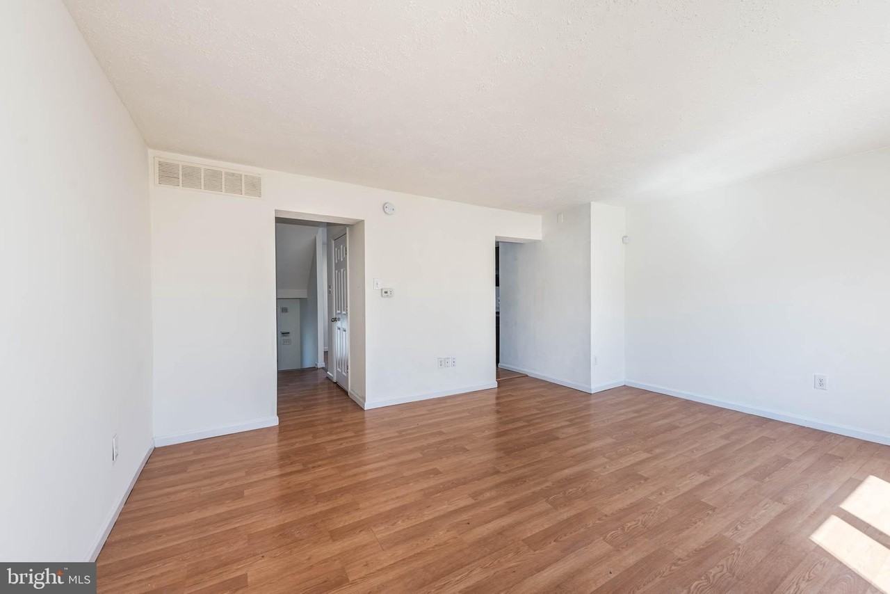 13 Bohn Ct - Photo 3 of 24