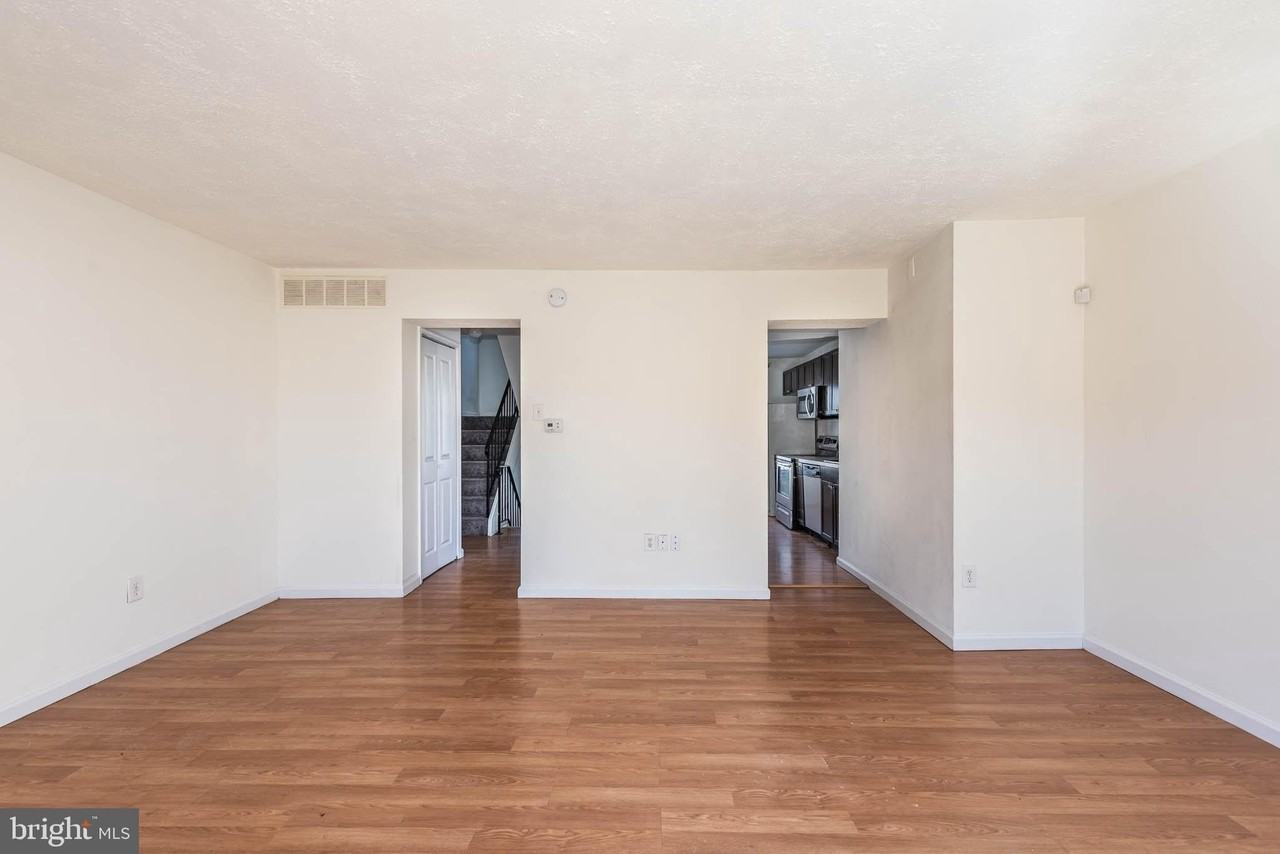 13 Bohn Ct - Photo 4 of 24