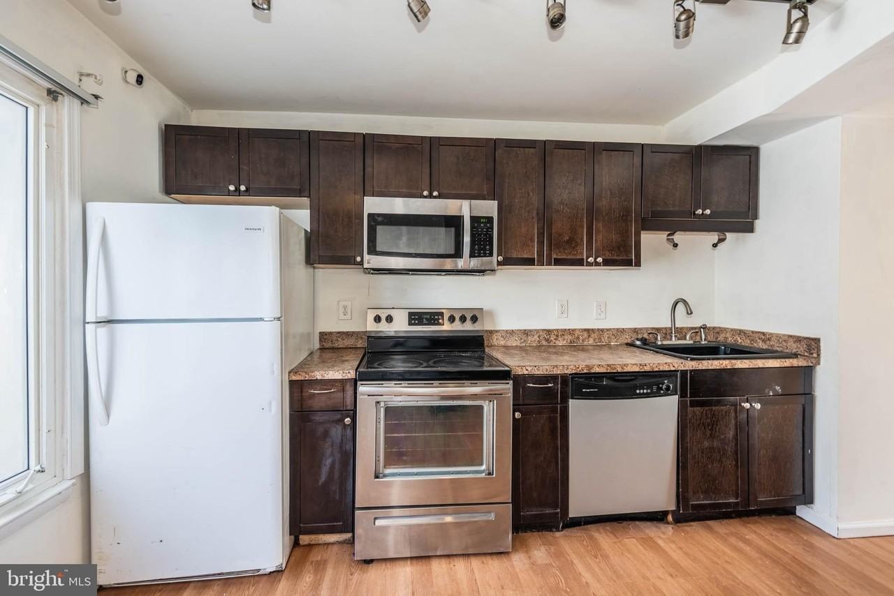 13 Bohn Ct - Photo 5 of 24