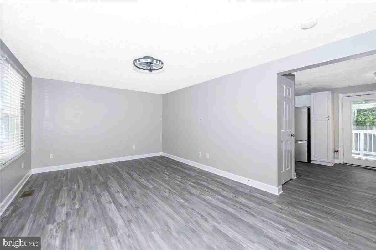 12284 Bandera Ln - Photo 5 of 50