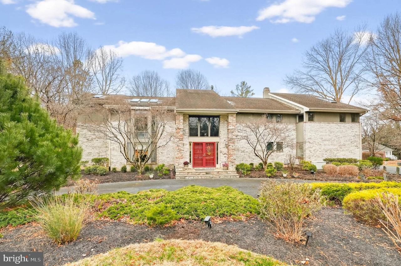 6614 Corina Ct - Photo 3 of 50