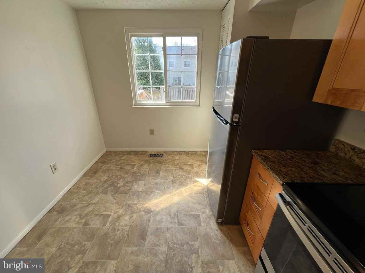 7728 Havenside Ter - Photo 5 of 37