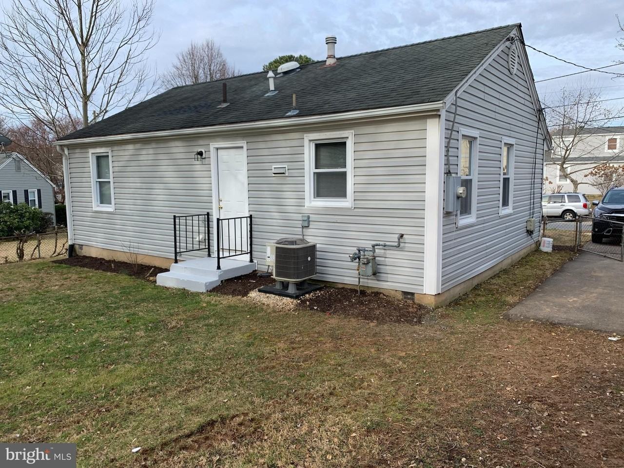 603 Pinewood Rd - Photo 2 of 12