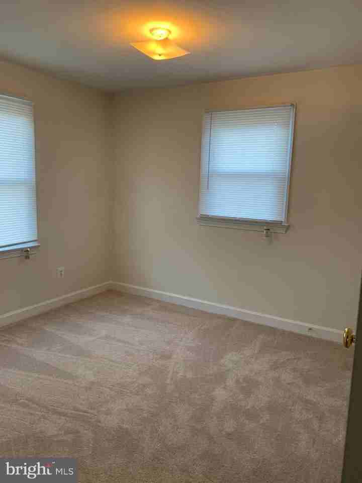 603 Pinewood Rd - Photo 6 of 12