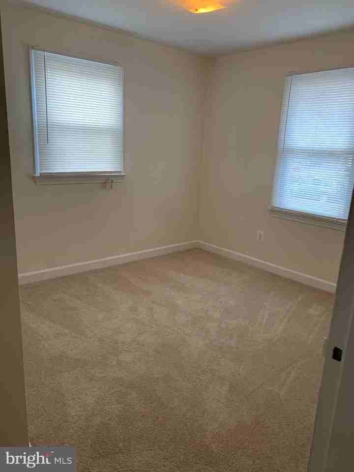 603 Pinewood Rd - Photo 7 of 12