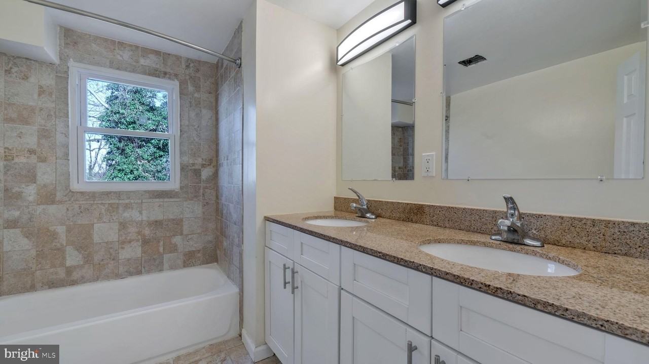 1604 Woodhill Ct - Photo 7 of 23