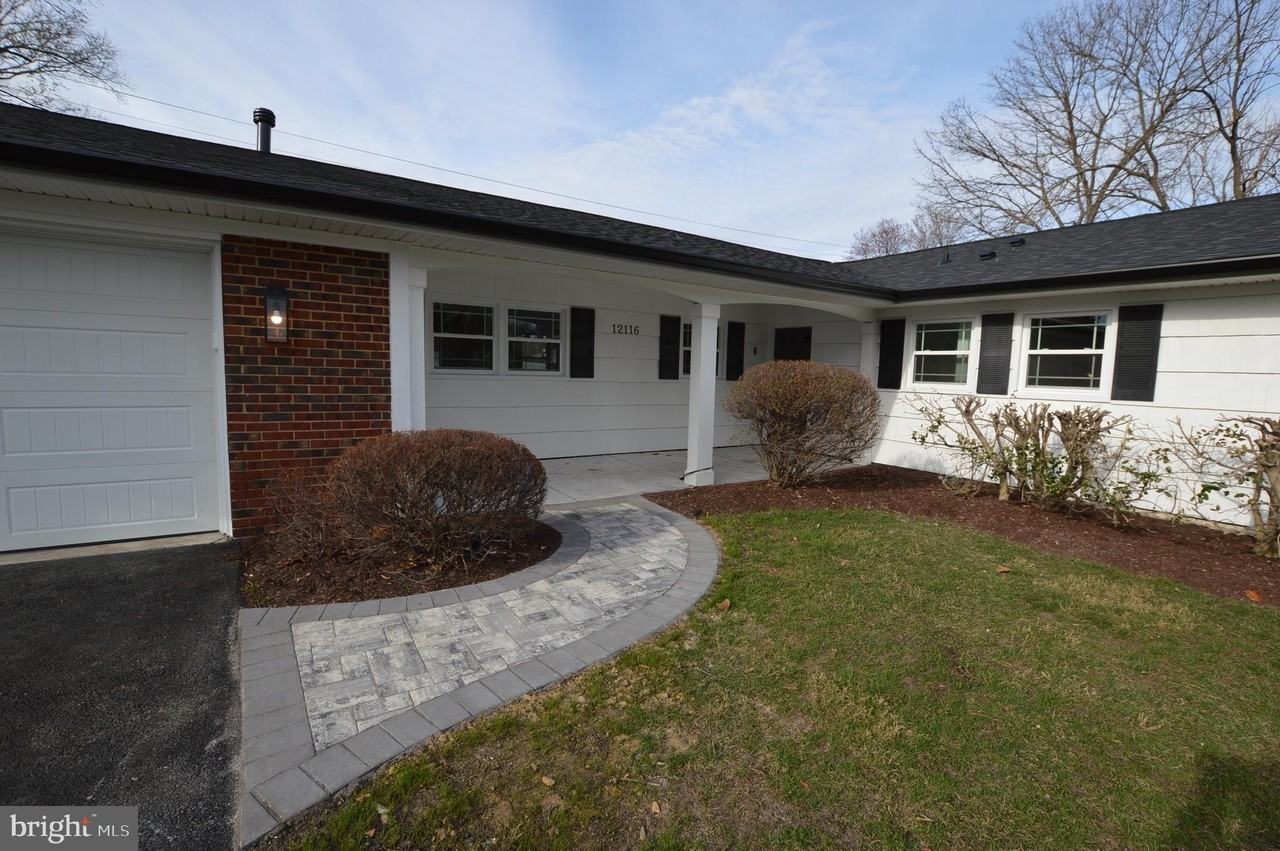 12116 Whitehall Dr - Photo 2 of 33