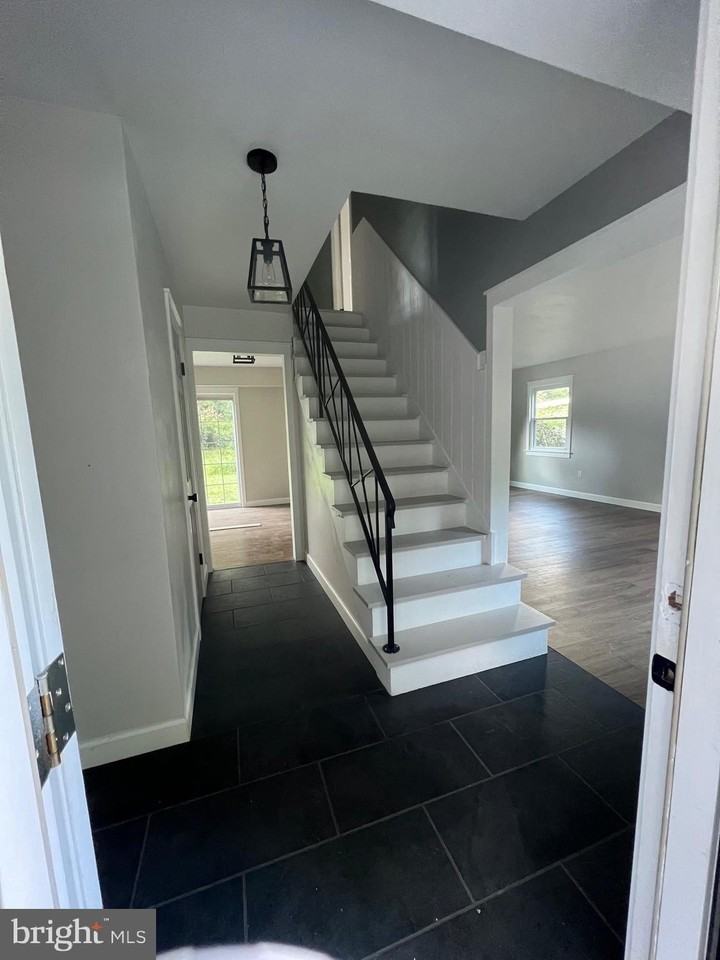 12304 Madeley Ln - Photo 4 of 21