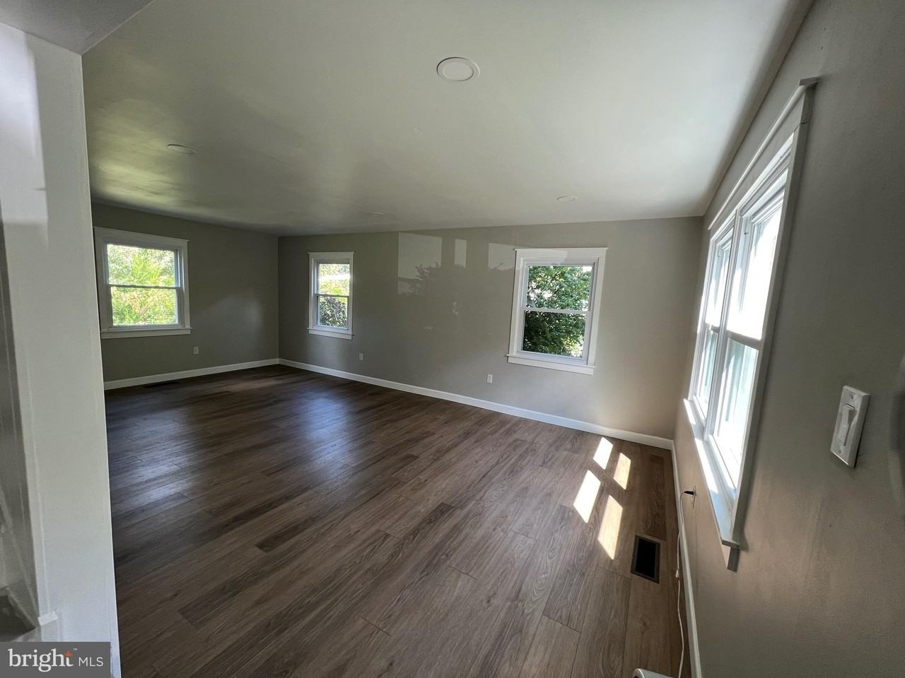 12304 Madeley Ln - Photo 7 of 21