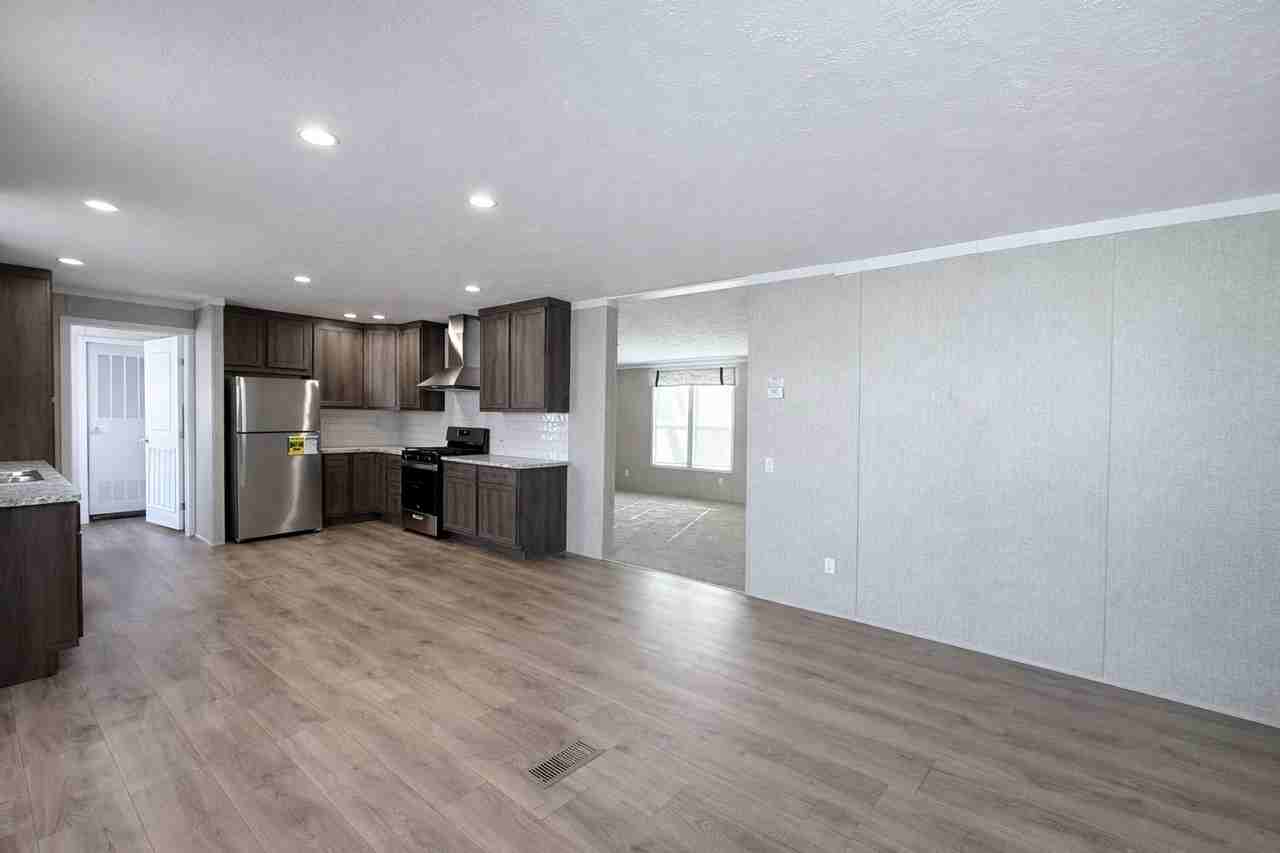 52167 Williamsburg Ln #355 - Photo 6 of 32