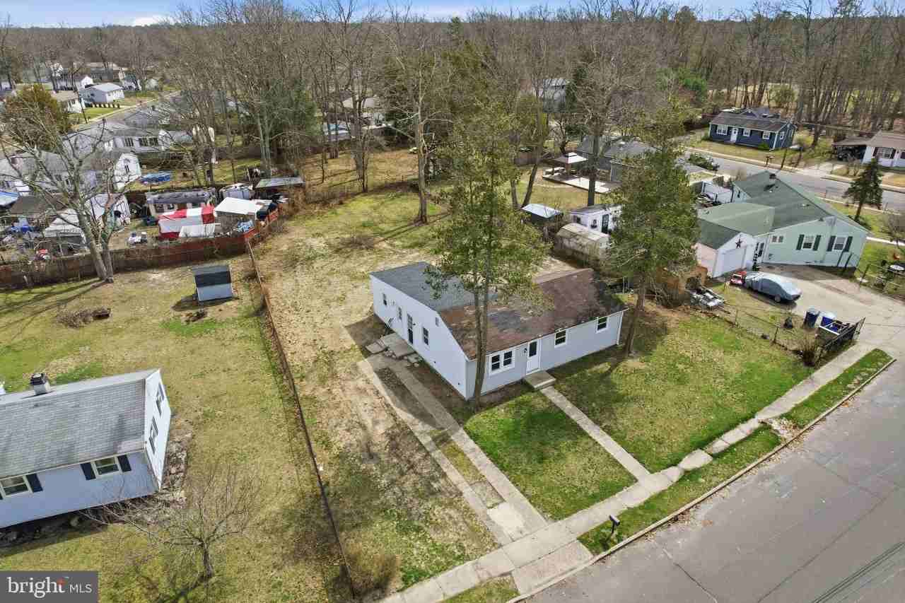 4 Coville Dr - Photo 5 of 50