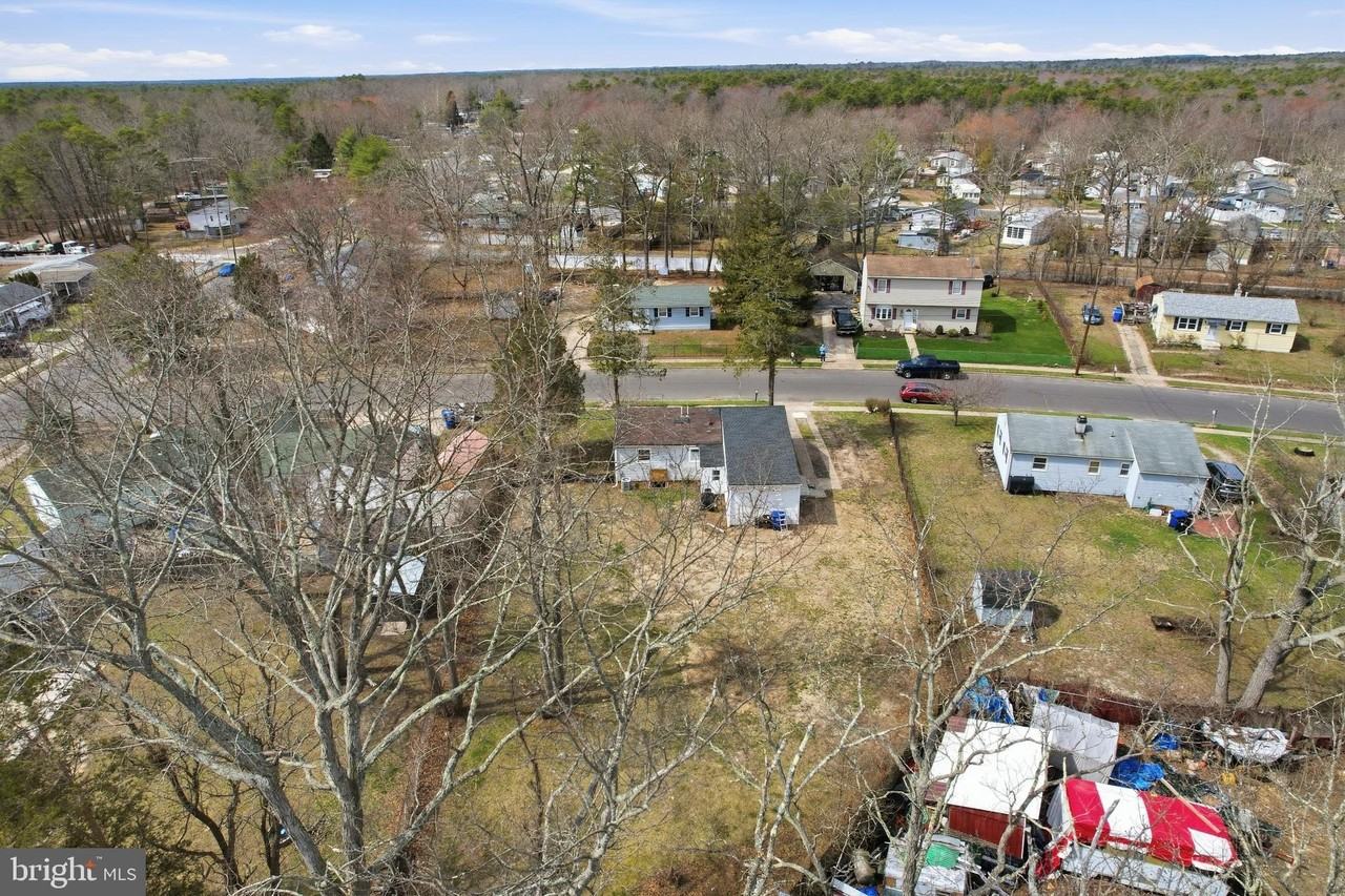 4 Coville Dr - Photo 7 of 50