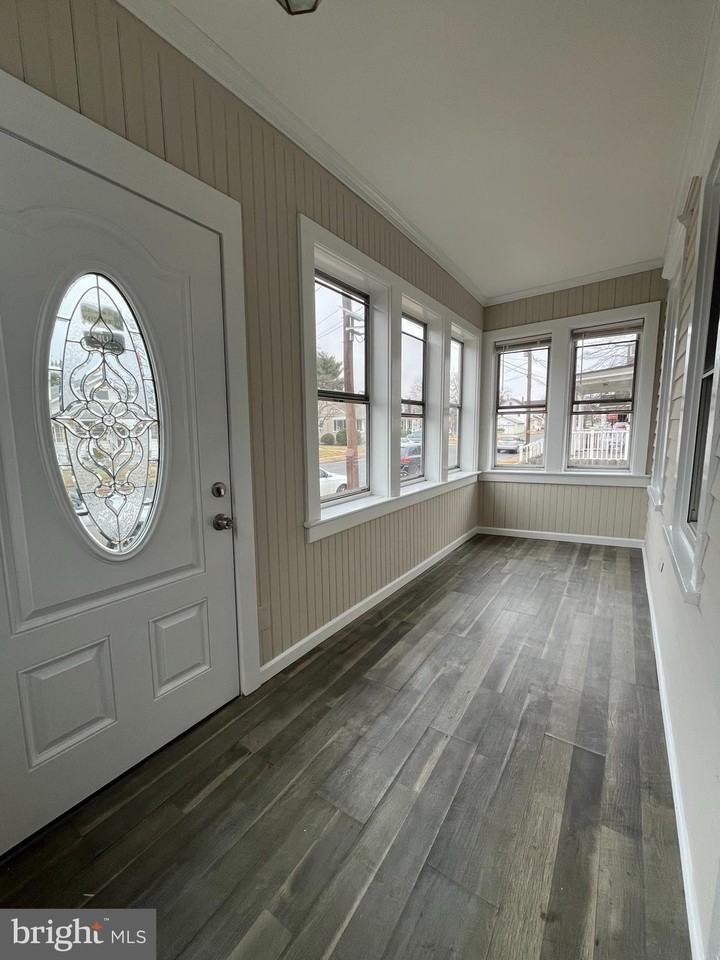 228 W 3rd St Unit 1 - Photo 2 of 8