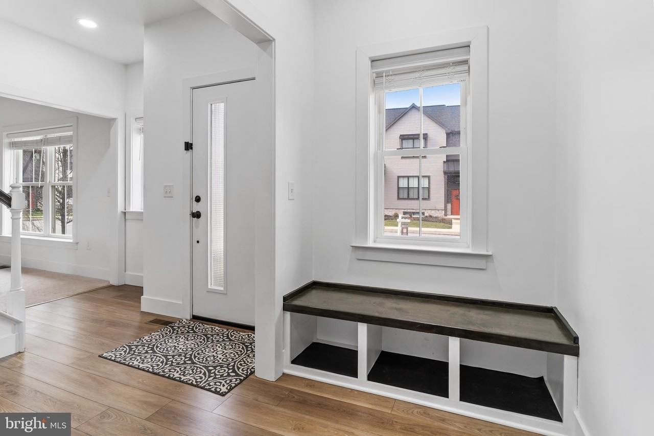 111 Stickley Dr - Photo 2 of 23