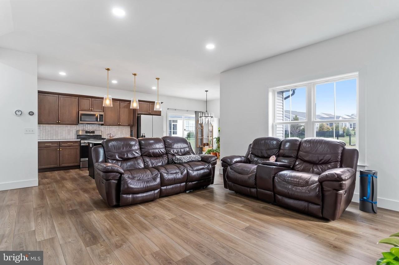 111 Stickley Dr - Photo 3 of 23