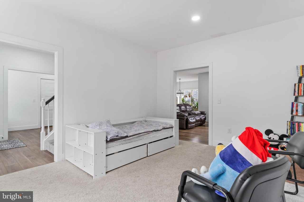 111 Stickley Dr - Photo 6 of 23