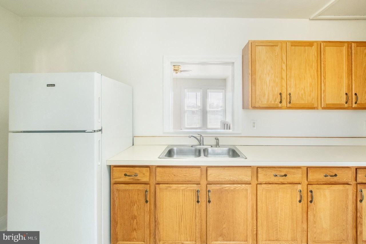 401 W Washington St - Photo 6 of 16