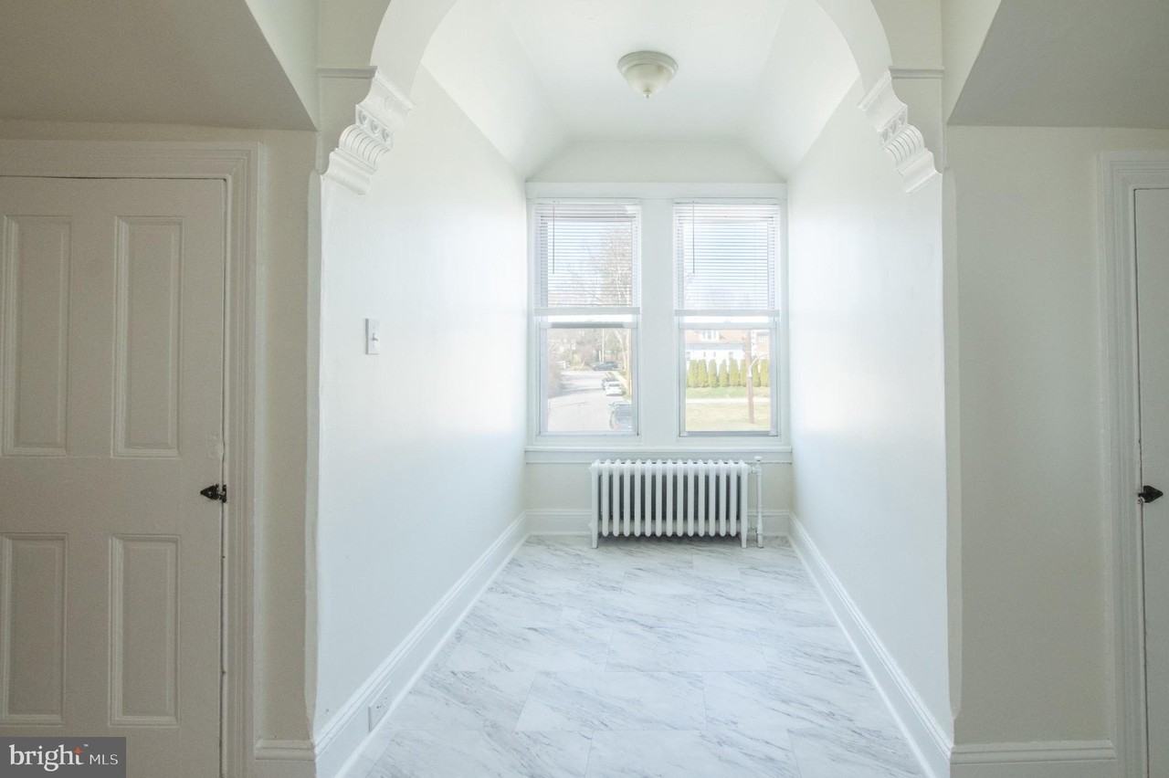 401 W Washington St - Photo 7 of 16