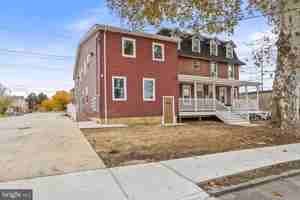 featured image of 819 11th Ave #E