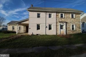 featured image of 1074 Georgetown Rd