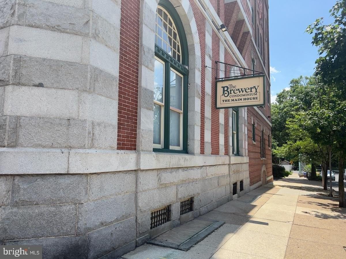 825 N 29th St Apt 5aa - Photo 2 of 48