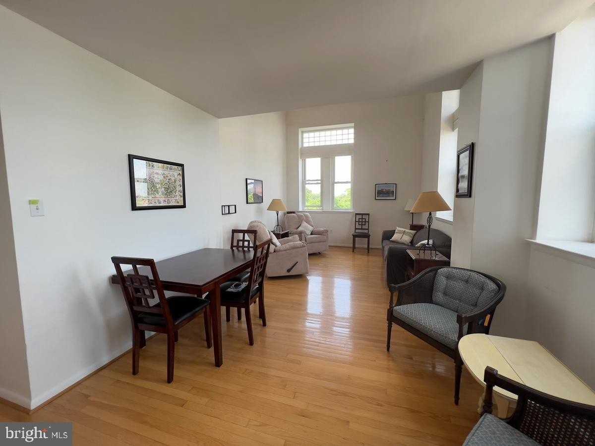 825 N 29th St Apt 5aa - Photo 3 of 48