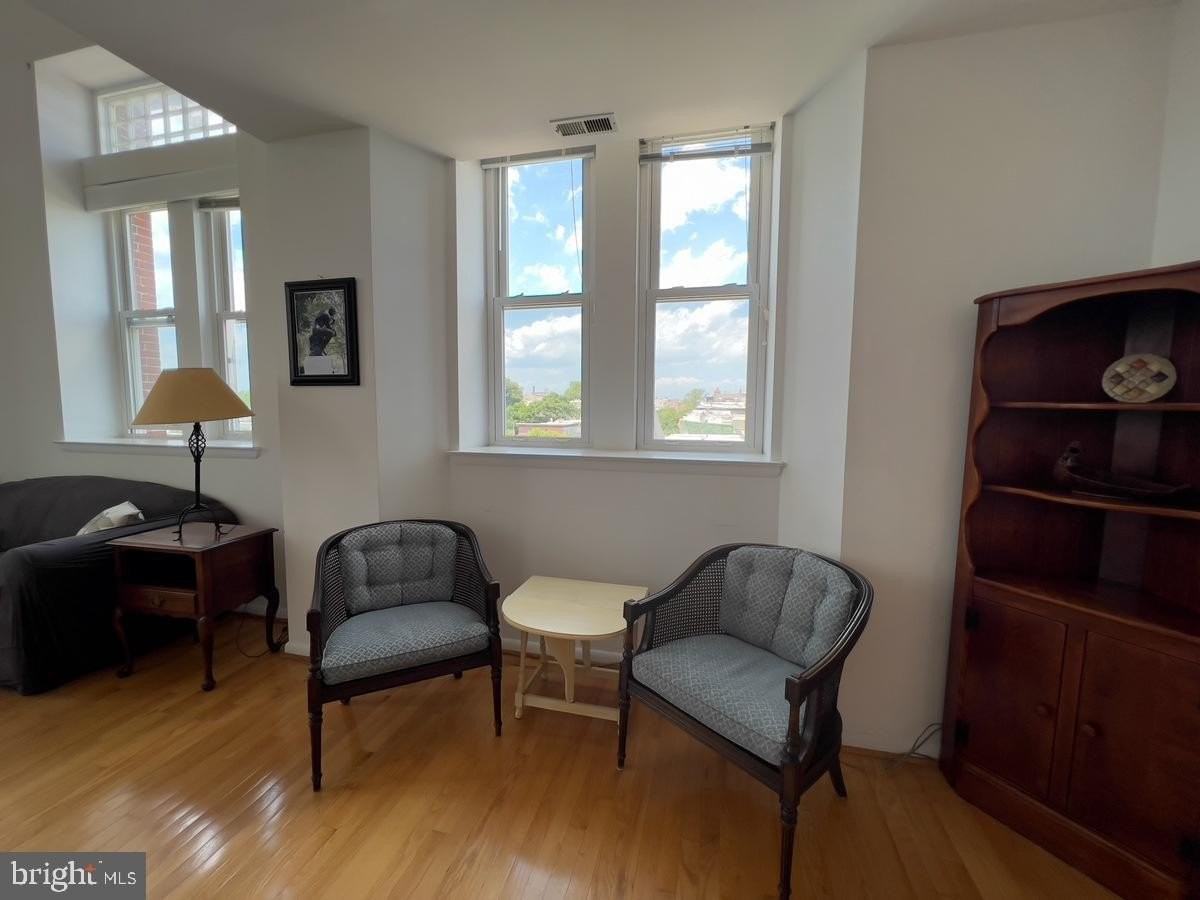 825 N 29th St Apt 5aa - Photo 5 of 48