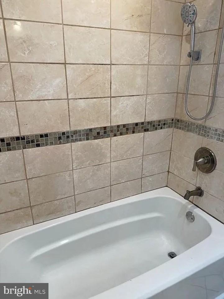 1525 S 24th St - Photo 6 of 6