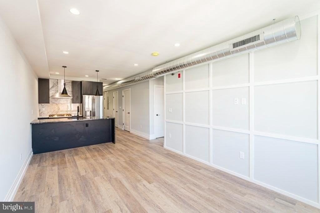 526 Brown St Apt 403 - Photo 2 of 13