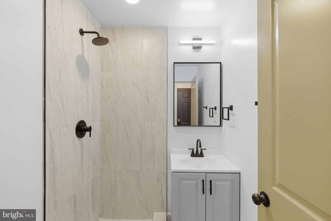 863 N 43rd St #2 - Photo 5 of 15
