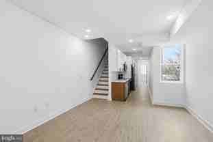 863 N 43rd St Unit 4 - Photo 1 of 1