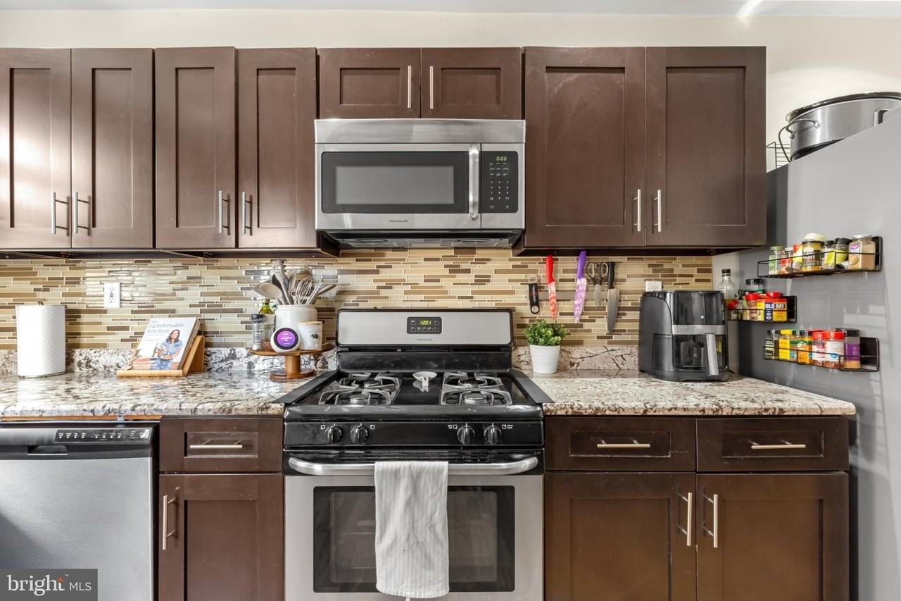 1615 N Cadwallader St - Photo 7 of 24