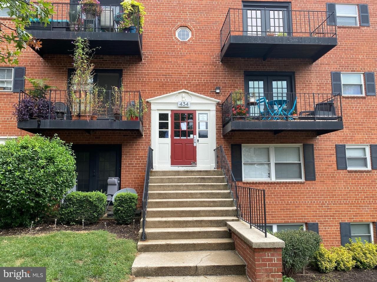 434 N Armistead St Apt 202 - Photo 2 of 36