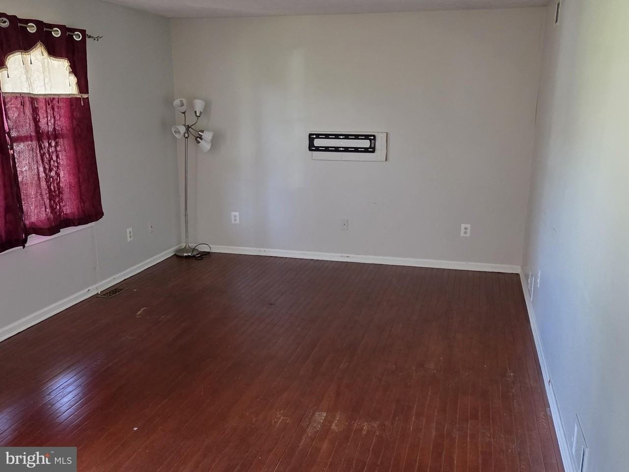 131 Obriens Cir - Photo 4 of 16