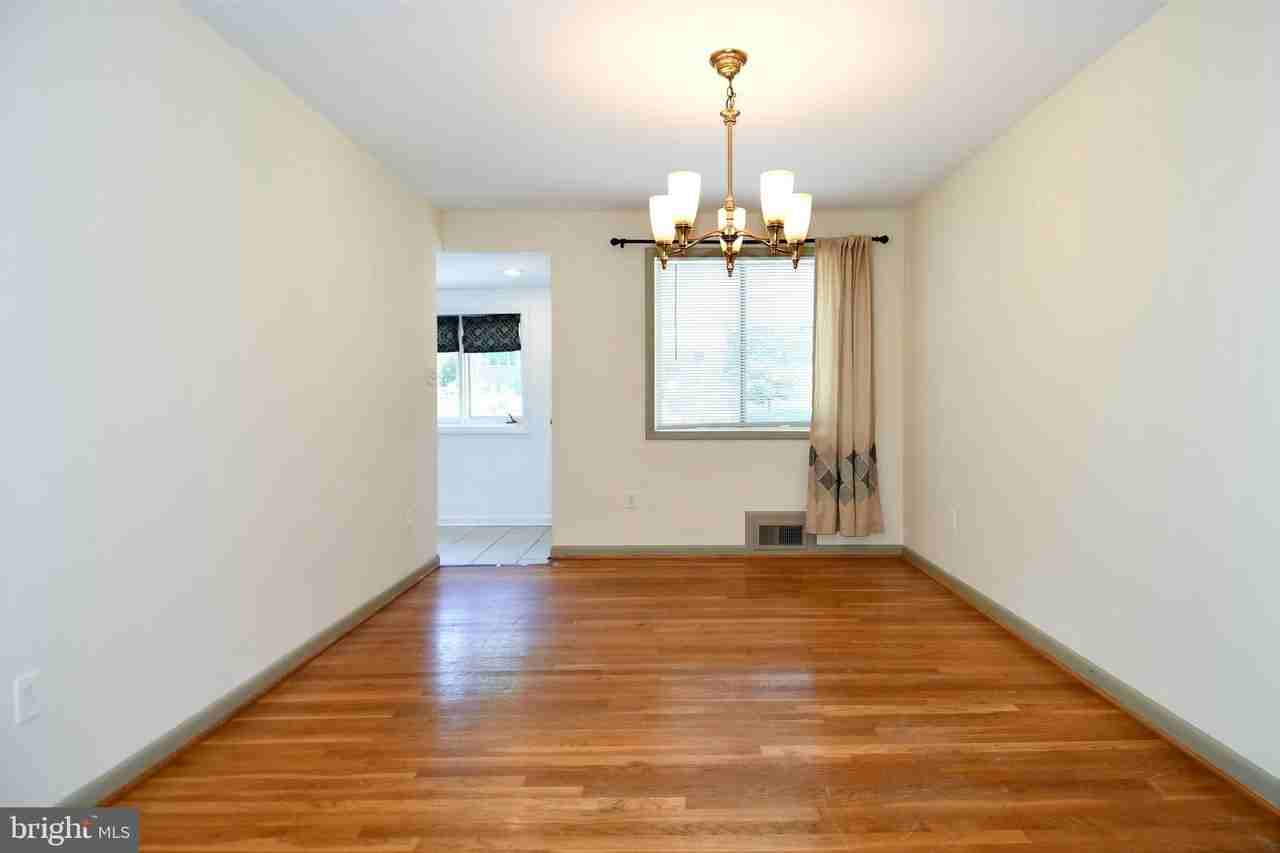 4842 Randolph Dr - Photo 4 of 48