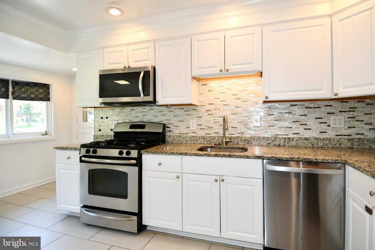 4842 Randolph Dr - Photo 7 of 48