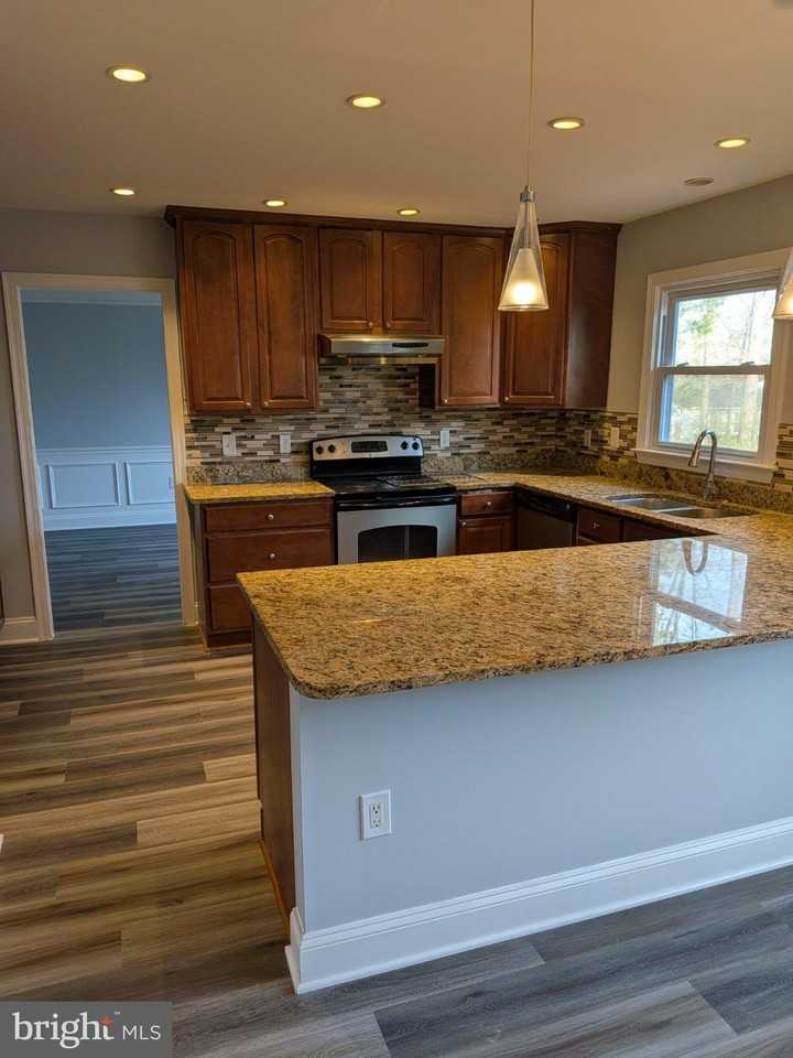 1516 Coat Ridge Rd - Photo 3 of 20